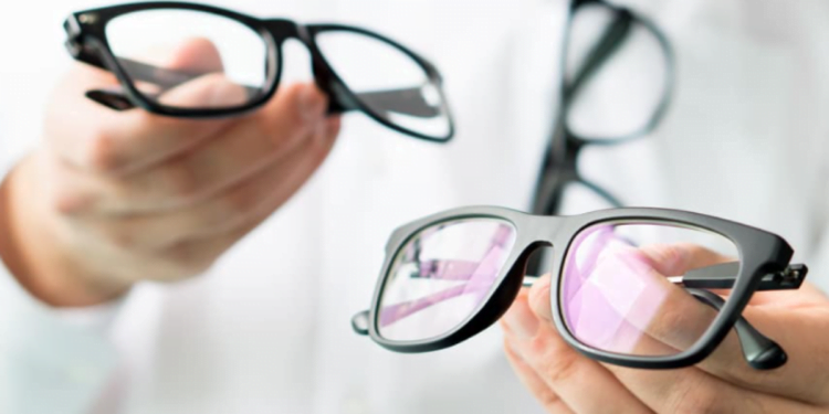 Dicas INFALÍVEIS para remover arranhões nas lentes dos Óculos