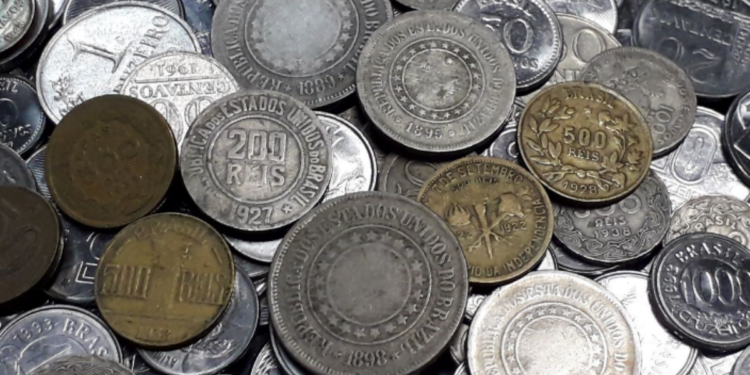 Essa MOEDA ANTIGA pode valer quase 1 SALÁRIO MÍNIMO; veja como trocar
