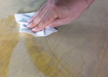 Evite o ACÚMULO DE PÓ nos móveis com esses truques