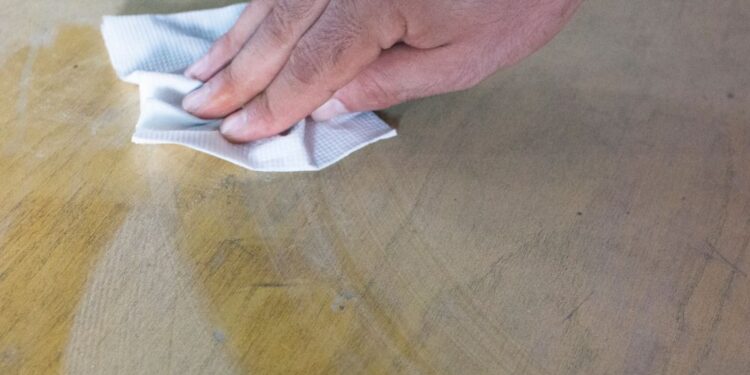 Evite o ACÚMULO DE PÓ nos móveis com esses truques