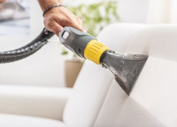 Misturinha CASEIRA para limpar sofá: Passo a passo!