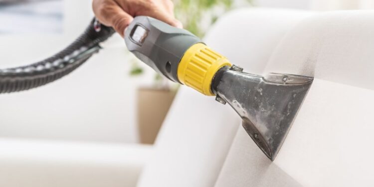 Misturinha CASEIRA para limpar sofá: Passo a passo!