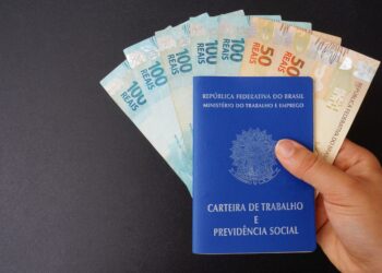 Quem recebe um salário mínimo tem direito a receber o Bolsa Família?
