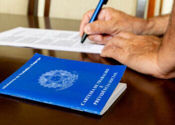 Quem trabalha contratado tem direito a Bolsa Família?