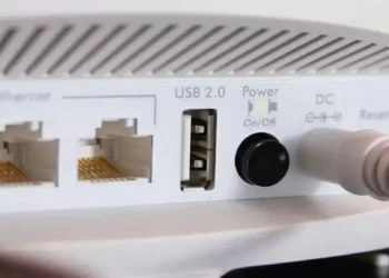 Inacreditável! Descubra para que serve a entrada USB que tem atrás do seu roteador WI-FI