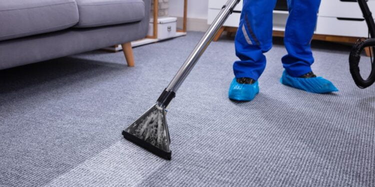 Um Simples Ingrediente de Cozinha Pode Limpar Todo o Carpete!