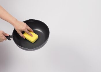 dicas para recuperar o antiaderente de panelas