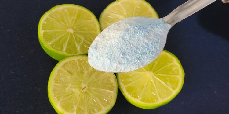 A incrível mistura de 2 LIMÕES com SABÃO EM PÓ vai transformar sua rotina de limpeza