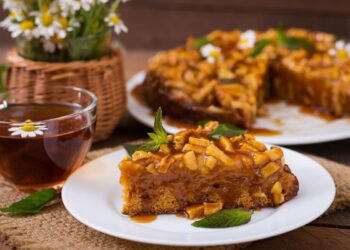 torta de maçã caramelizada