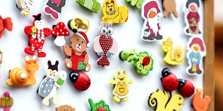 Decorar a porta da geladeira com Ímãs aumenta o consumo de energia?