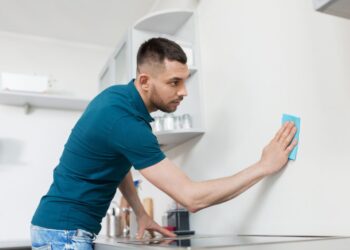 Como limpar paredes sem estragar a tinta?