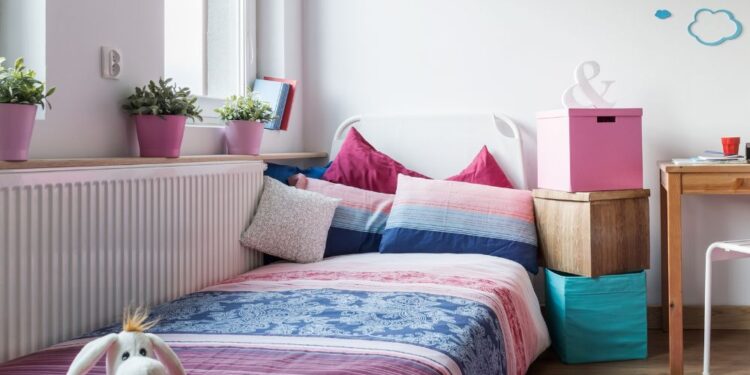 Dicas INCRÍVEIS para otimizar espaço em quartos PEQUENOS