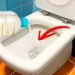 Saiba por que você DEVE jogar vinagre no vaso sanitário uma vez por mês