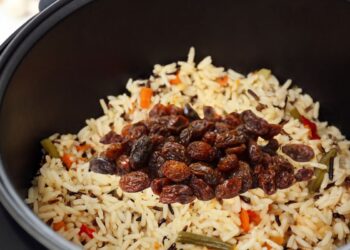 arroz de Natal na panela de pressão