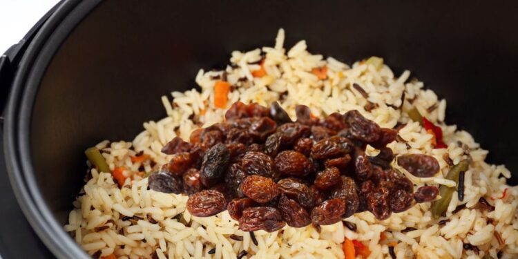 arroz de Natal na panela de pressão