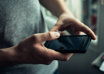 Descubra se o seu celular está sendo rastreado