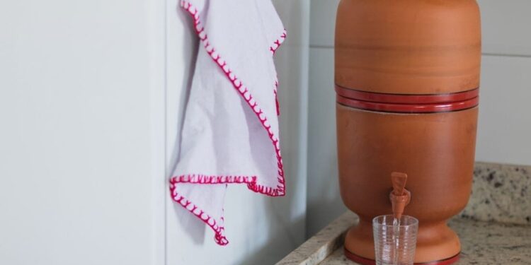 Melhor do mundo! Filtro de barro: a forma mais eficaz de se ter água de qualidade