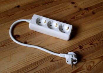 Cuidado! Evite conectar estes 7 aparelhos a uma extensão com filtro de linha