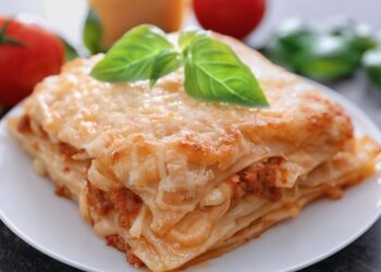 lasanha de massa de pastel