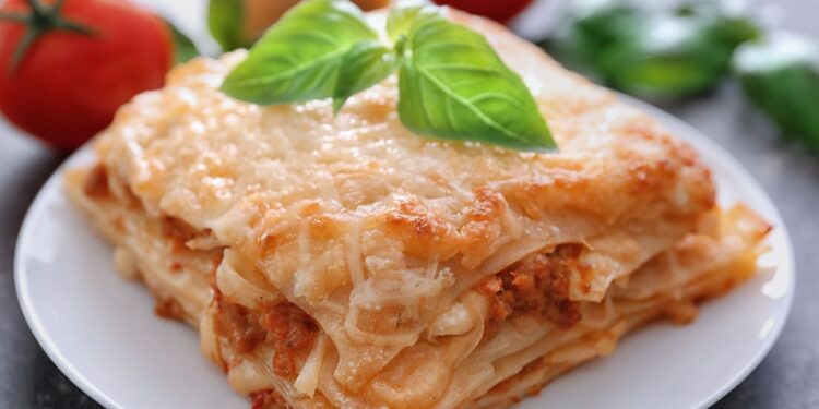 lasanha de massa de pastel