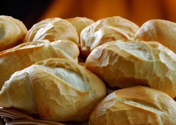 Aprenda a transformar o pão duro e "dormido" em fresquinho da padaria