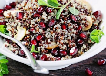 tabule de romã e quinoa