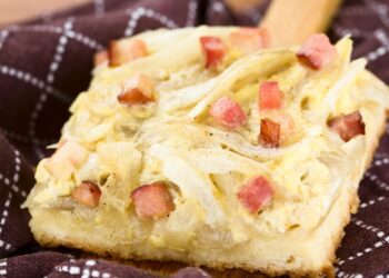 torta salgada de frango cremoso com massa de tapioca