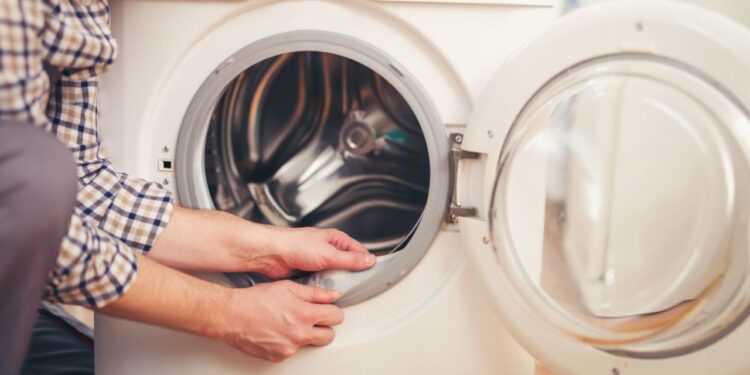 Aprenda a limpar máquina de lavar com vinagre