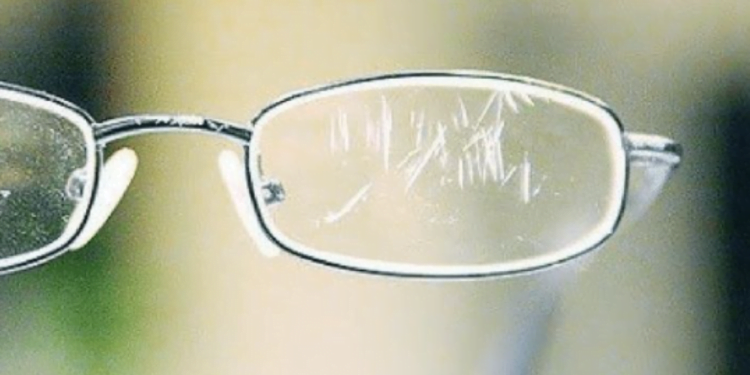 7 produtos caseiros que REMOVEM arranhões dos óculos