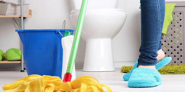 Limpeza do Banheiro com Alho: Um Truque Inusitado que Está na Moda