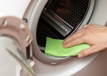 O que fazer para limpar a máquina de lavar muito suja?