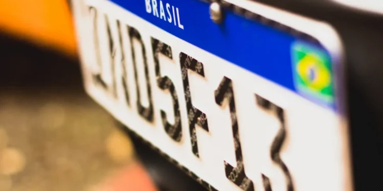 Como rastrear a cidade de origem de um veículo pela placa Mercosul?