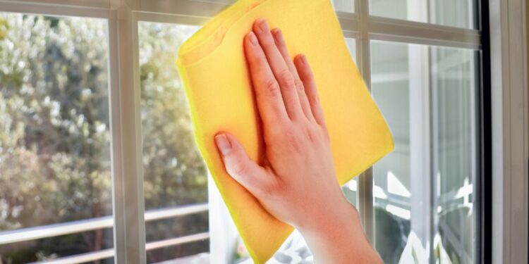 Técnica para disfarçar riscos no vidro! Confira