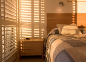 Técnica perfeita para limpar persianas horizontais! Venha ver!