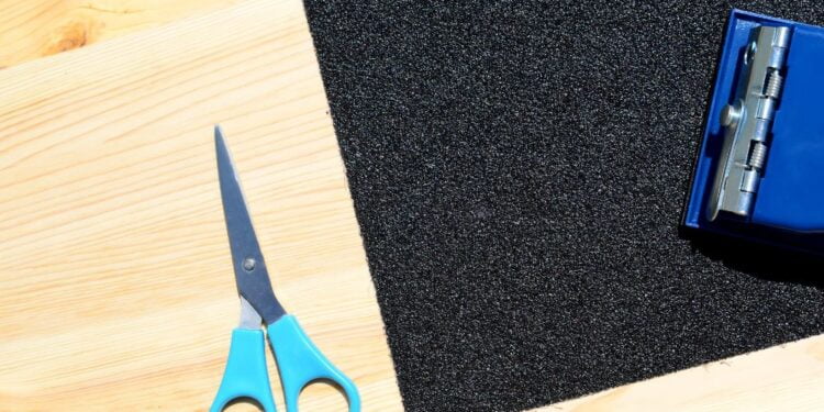 Como amolar tesoura de um jeito fácil?