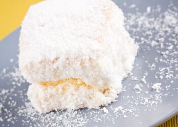 bolo de coco três leites