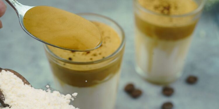 café dalgona com leite Ninho