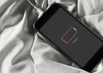 EXCLUA AGORA! Se você possui estes 2 apps no celular, está matando a saúde da sua bateria