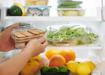 Colocar o PÃO na geladeira pode ser um erro! Descubra o motivo AGORA