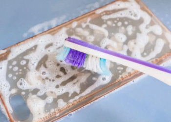 descubra como limpar capinha de celular