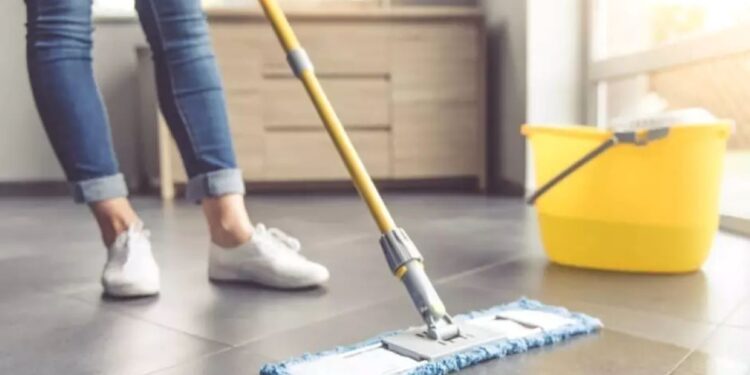 Preparação Caseira para Limpar o Chão da Casa: Deixe seus pisos impecáveis e perfumados