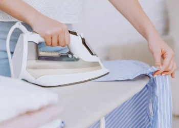 Gota mágica caseira deixa suas roupas e lençóis sempre cheirosos