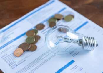 3 Vilões Invisíveis na sua Conta de Luz: Descubra como Economizar de Verdade!