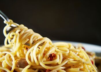 espaguete ao alho e óleo