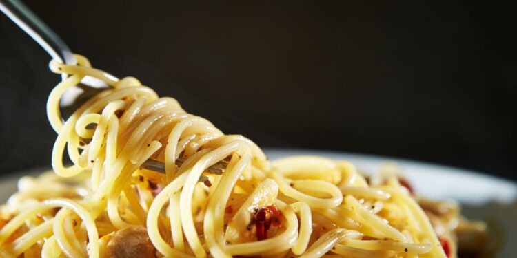 espaguete ao alho e óleo
