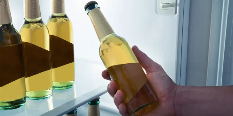 O Truque para Armazenar Cerveja na Geladeira em Menos de 10 Segundos