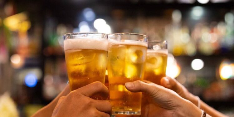 ALZHEIMER: Pesquisa revela o poder da CERVEJA na prevenção da doença