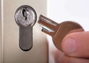 Dicas Simples para Remover uma Chave Quebrada de uma Fechadura