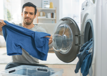 A Melhor Mistura Caseira para Eliminar Maus Odores das Roupas Úmidas