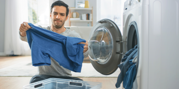 A Melhor Mistura Caseira para Eliminar Maus Odores das Roupas Úmidas